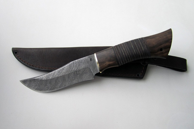 Нож из дамасской стали "Мангуст" дк012